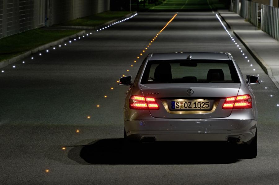  Mercedes-Benz E-Class 2010 года  (фото 8 из 128)